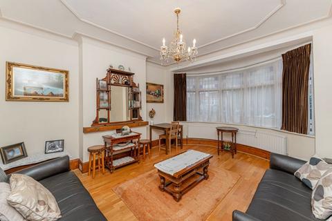 3 bedroom terraced house for sale, Ecclesbourne Gardens, Palmers Green, N13