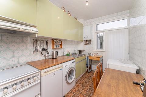 3 bedroom terraced house for sale, Ecclesbourne Gardens, Palmers Green, N13