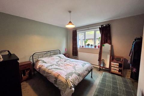 8 Caldicott Close, Todmorden, OL14 7QS