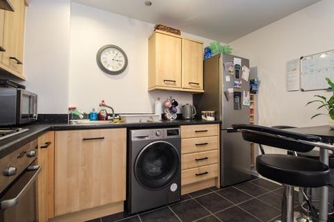 2 bedroom apartment for sale, Greenkeepers Road, Bedford MK40