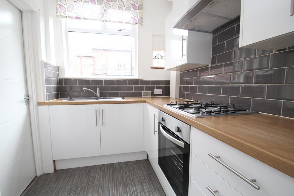 House in Leeds, Gledhow Park, Chapel Allerton - View 2