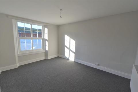 2 bedroom flat to rent, Market Street, Ilfracombe