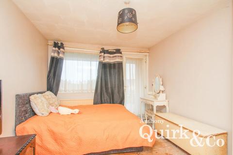 3 bedroom end of terrace house for sale, Cleveland Road, Canvey Island, SS8