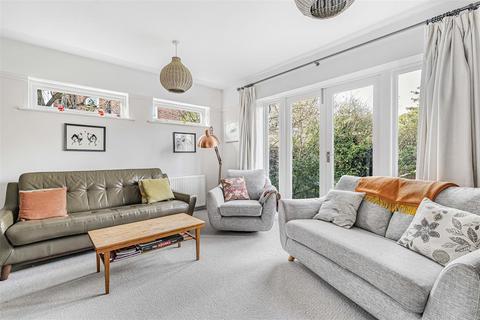 77 Cavendish Avenue, Cambridge, CB1 7UR