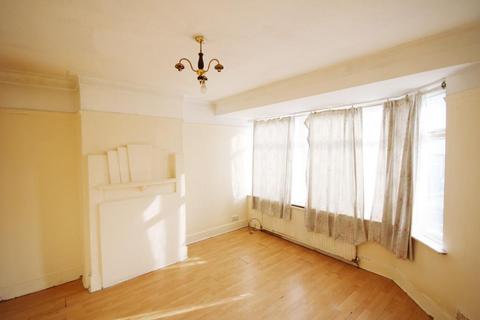 4 bedroom terraced house to rent, ROWLEY CLOSE, WEMBLEY, MIDDLESEX, HA0 4HE