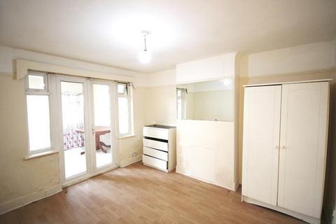 4 bedroom terraced house to rent, ROWLEY CLOSE, WEMBLEY, MIDDLESEX, HA0 4HE