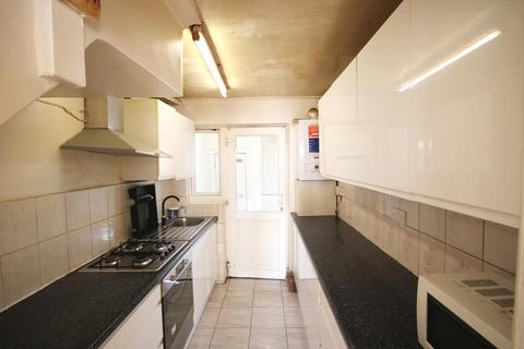 4 bedroom terraced house to rent, ROWLEY CLOSE, WEMBLEY, MIDDLESEX, HA0 4HE