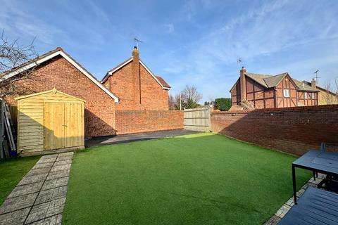 3 bedroom semi-detached house for sale, Farm Close, Ampthill, Bedfordshire, MK45 2UE