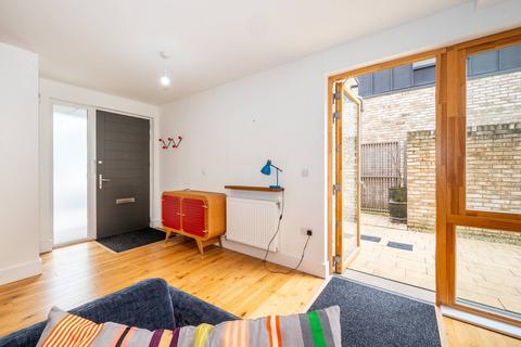 1 bedroom terraced house to rent, Balls Pond Road, De Beauvoir Town, LONDON, N1