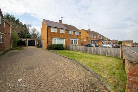 3 bedroom semi-detached house to rent, Lyall Close, Bedford MK45