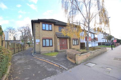 Studio to rent, Prince Road, London, SE25