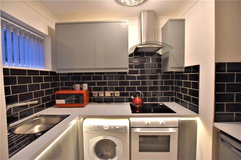 Studio to rent, Prince Road, London, SE25