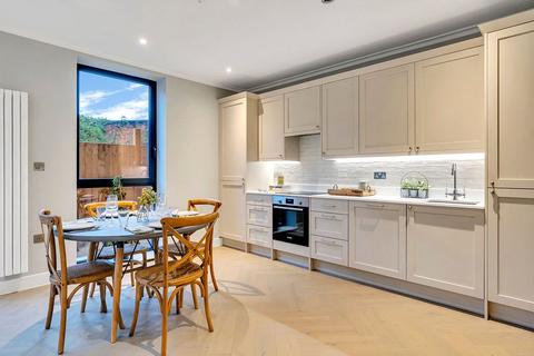 Flat 5, 4a Aldrington Road, London, SW16 1TH