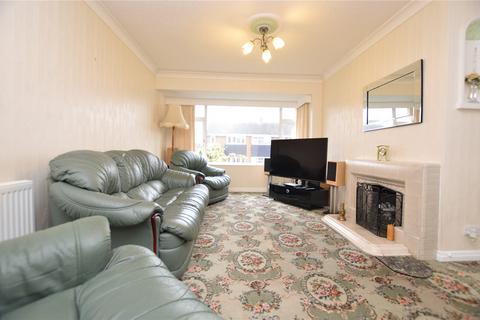 2 bedroom bungalow for sale, Greenmoor Avenue, Lofthouse, Wakefield, West Yorkshire