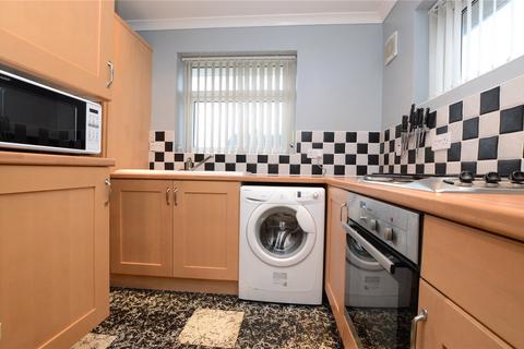 2 bedroom bungalow for sale, Greenmoor Avenue, Lofthouse, Wakefield, West Yorkshire