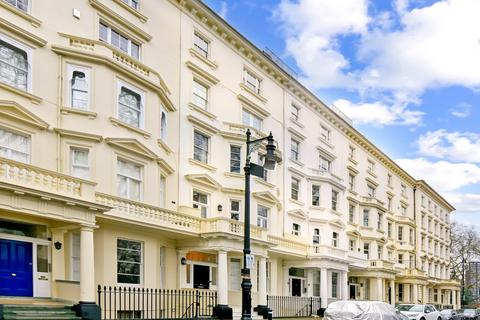 3 bedroom flat for sale, St Georges Square, Pimlico, London, SW1V