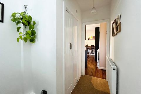 5b Perry Hill, London, SE6 4LF