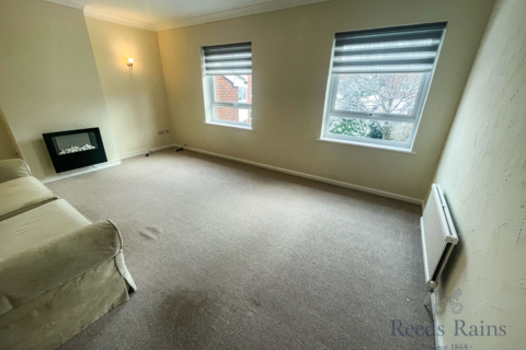 3 bedroom apartment to rent, Priesty Court, Cheshire CW12