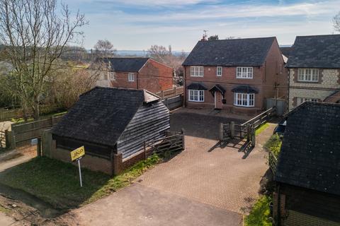 4 bedroom detached house for sale, Risborough Road, Aylesbury HP17