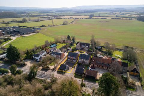 4 bedroom detached house for sale, Risborough Road, Aylesbury HP17