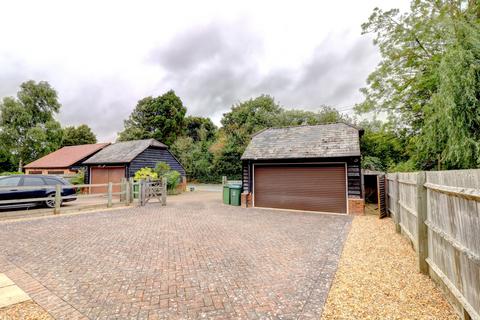 4 bedroom detached house for sale, Risborough Road, Aylesbury HP17