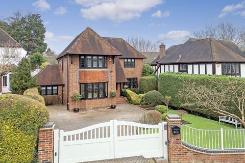 4 bedroom detached house for sale, Ormonde Rise, Essex IG9