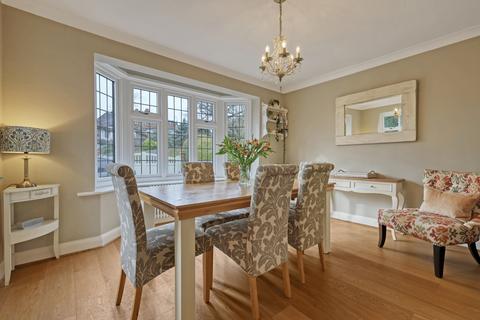 26 Ormonde Rise, Buckhurst Hill, IG9 5QQ