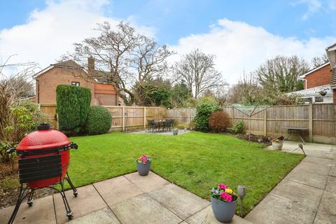 12 Tamar Close, Leyland, PR25 3PS