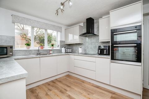 12 Tamar Close, Leyland, PR25 3PS