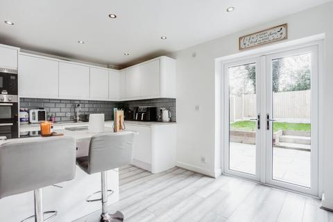45 Meadowgate Drive, Lofthouse, Wakefield, WF3 3SR