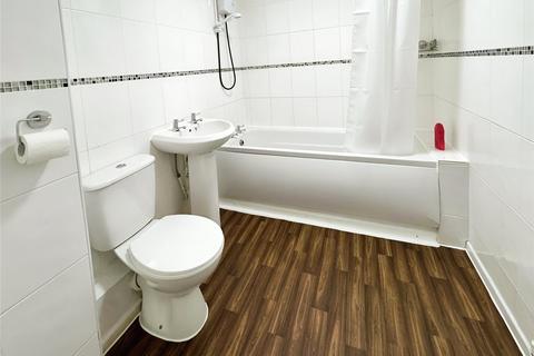 2 bedroom flat to rent, Dudley Road East, Oldbury B69