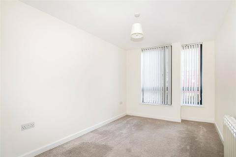 3 bedroom flat to rent, Newton Road, Kent ME13