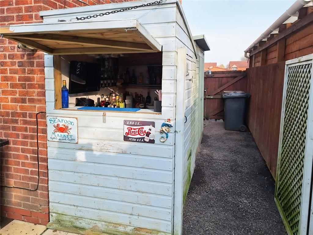Outside Bar