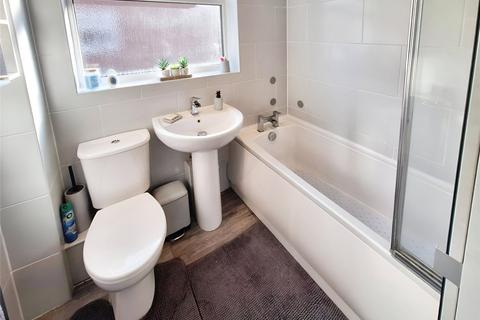 94 Beverley Avenue, Nuneaton, CV10 9QG