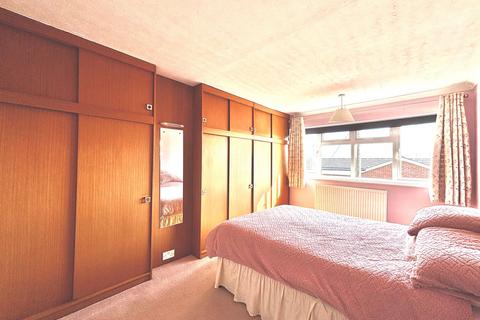 4 Downsview Close, Swanley, BR8 7JL