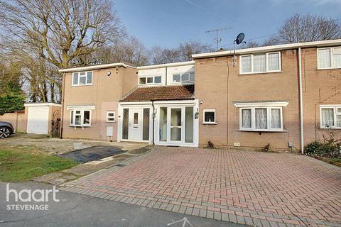 3 bedroom terraced house for sale, Peartree Way, Stevenage