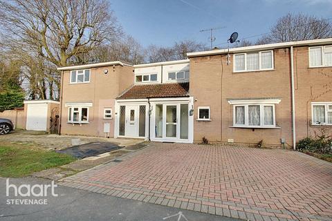 83 Peartree Way, Stevenage, SG2 9EA