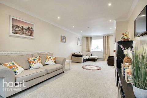 83 Peartree Way, Stevenage, SG2 9EA