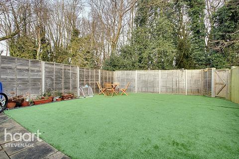 83 Peartree Way, Stevenage, SG2 9EA