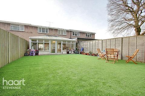 83 Peartree Way, Stevenage, SG2 9EA