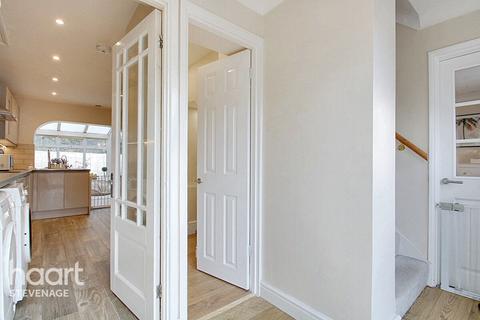 83 Peartree Way, Stevenage, SG2 9EA