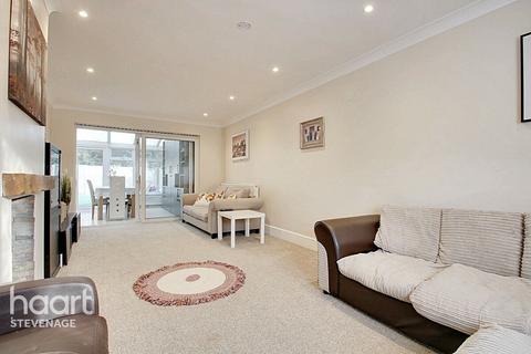 83 Peartree Way, Stevenage, SG2 9EA