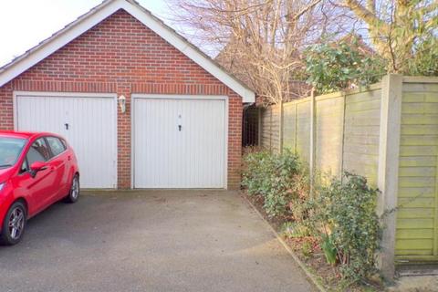 4 Ashstead Gardens, Bournemouth, BH8 0EQ