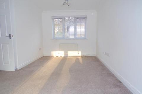 4 Ashstead Gardens, Bournemouth, BH8 0EQ