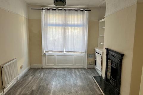 2 bedroom terraced house to rent, Pickwick Street