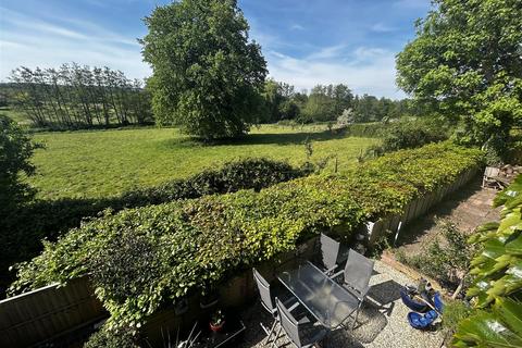 Rowan House, 7 Cedar Close, Worton, Devizes, SN10 5SD