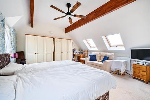 Rowan House, 7 Cedar Close, Worton, Devizes, SN10 5SD