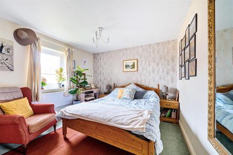 Rowan House, 7 Cedar Close, Worton, Devizes, SN10 5SD