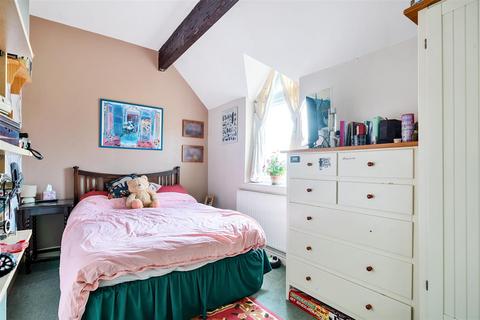 Rowan House, 7 Cedar Close, Worton, Devizes, SN10 5SD