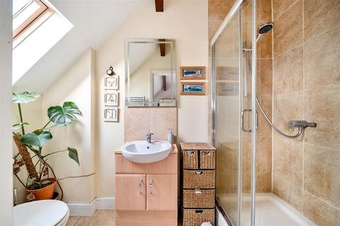 Rowan House, 7 Cedar Close, Worton, Devizes, SN10 5SD